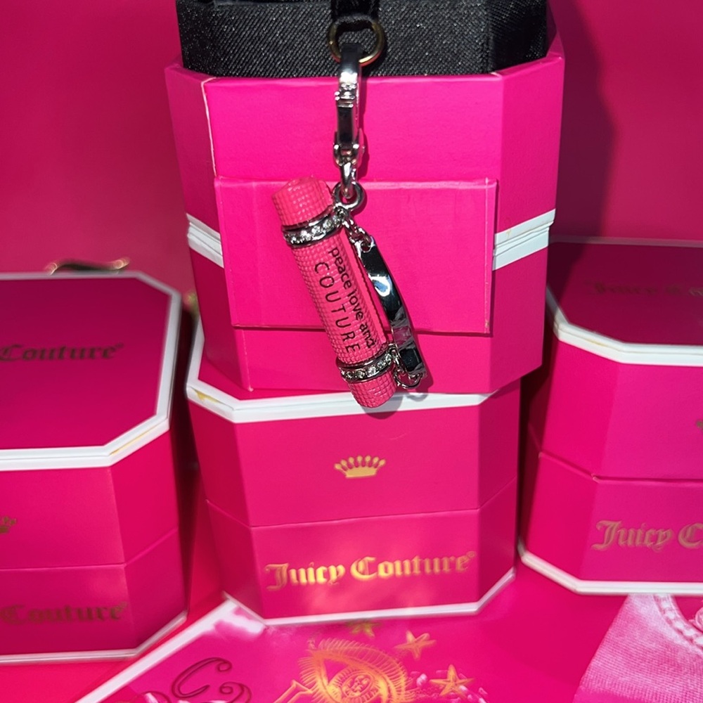 RETIRED✨Vintage Juicy Couture yoga mat charm🎀 - Picture 2 of 5